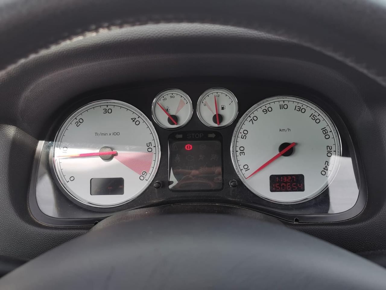 Peugeot 307 2.0 HDi FAP CC Féline