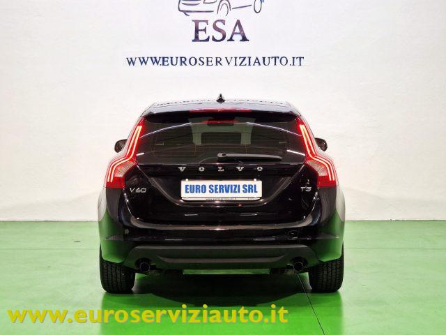 VOLVO V60 T3 Powershift Kinetic