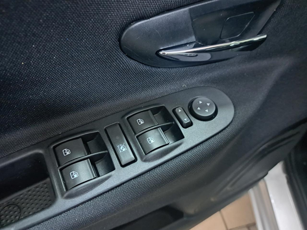 Lancia Ypsilon 0.9 TwinAir 85 CV 5 porte S&S Plati