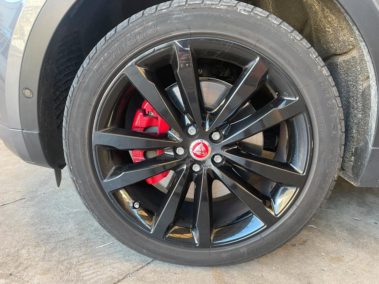 Jaguar E-Pace 2.0D 240 CV AWD aut. R-Dynamic SE