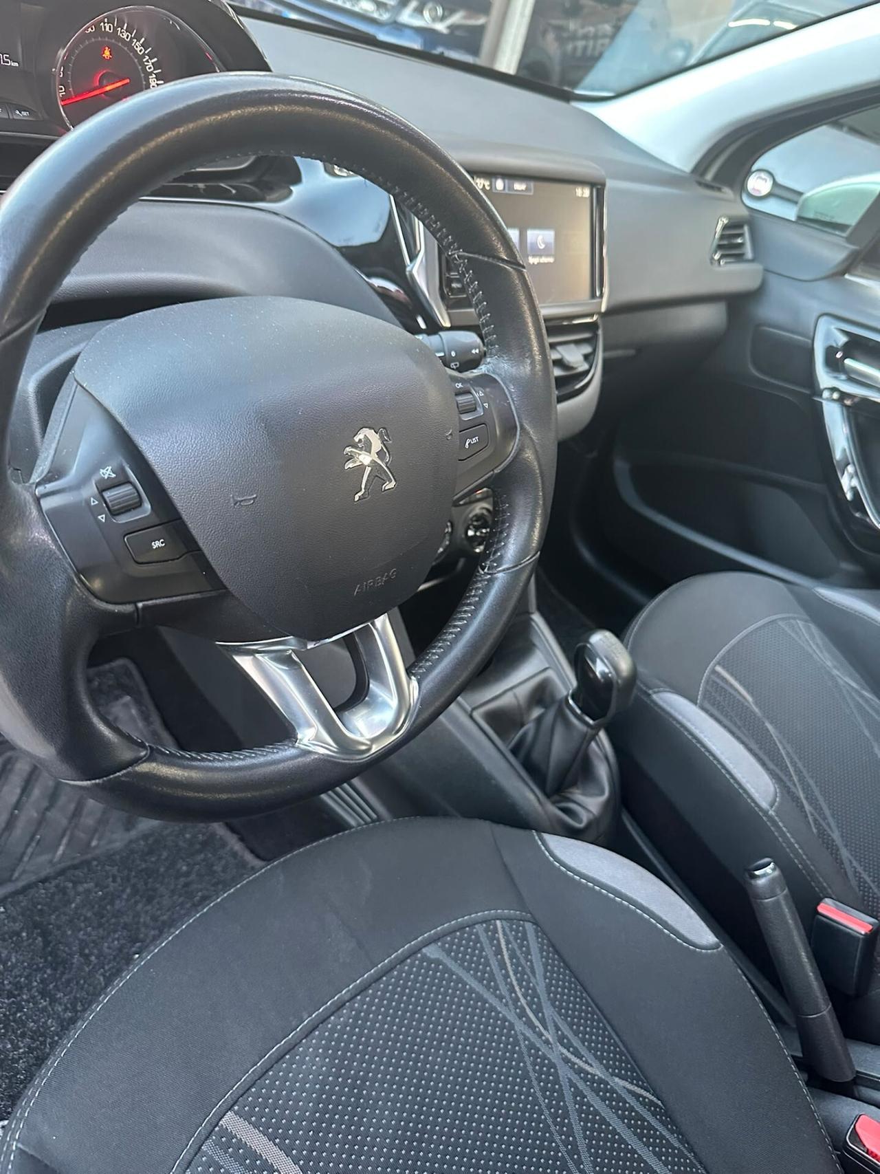 Peugeot 208 PureTech 82 5 porte Allure