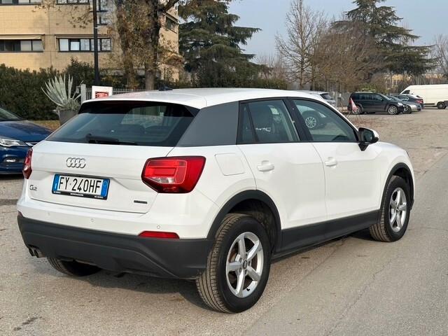 Audi Q2 35 TDI quattro S tronic Business Design