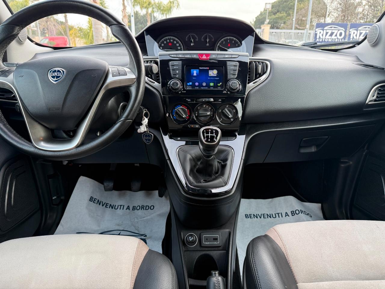 Lancia Ypsilon 1.2 69CV 5porte Platinum Navi Pelle