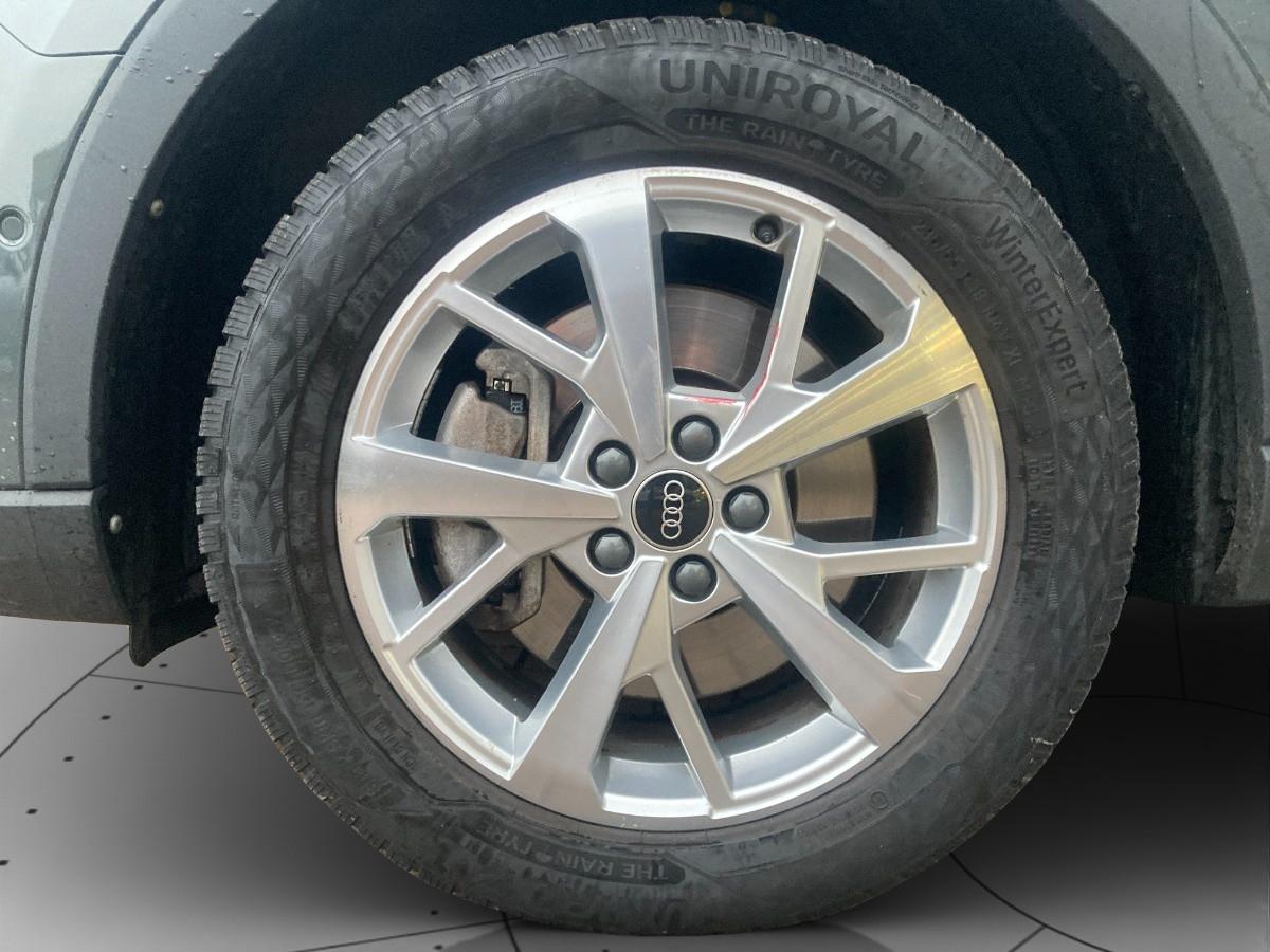 AUDI Q3 45 1.4 tfsi e Business s-tronic