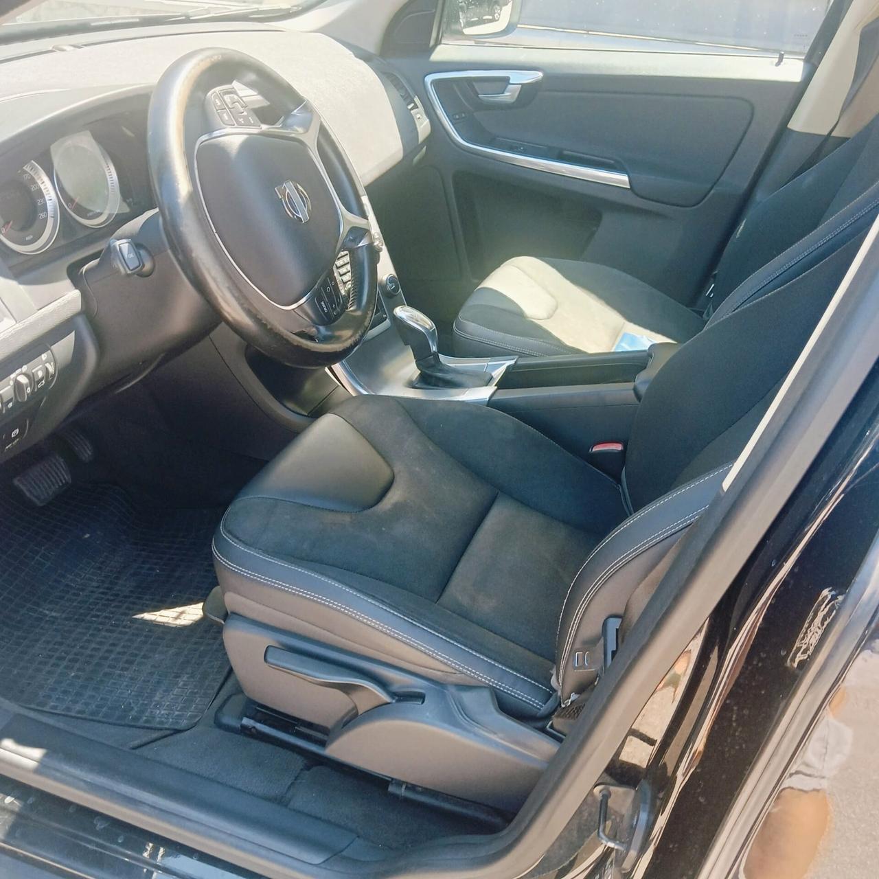 Volvo XC 60 XC60 D5 AWD Geartronic Kinetic