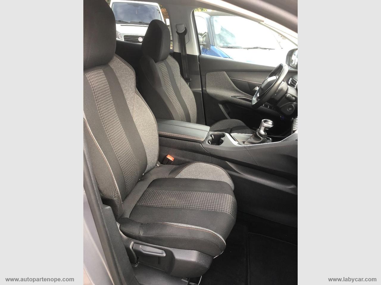 PEUGEOT 3008 BlueHDi 130 S&S Business