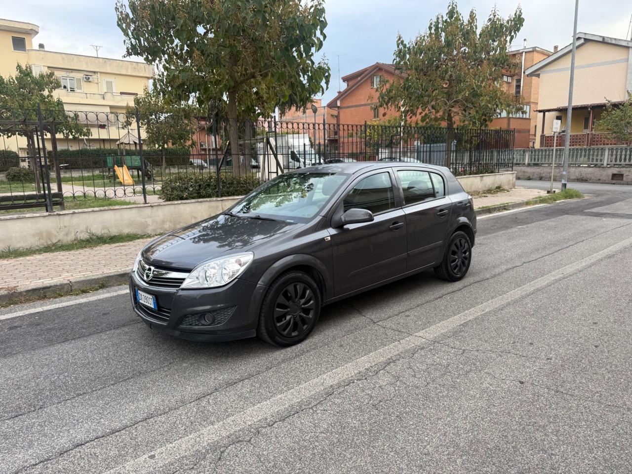Opel Astra 1.7 CDTI 110CV 5 porte