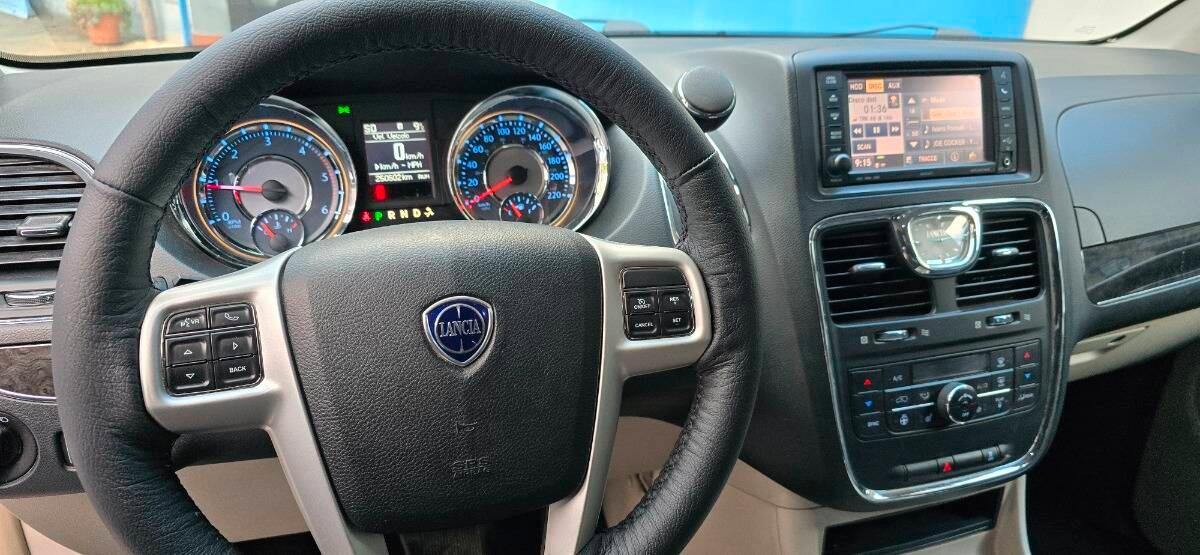 Lancia Voyager 2.8L Platinum 178cv auto *motore nuovo gar full*