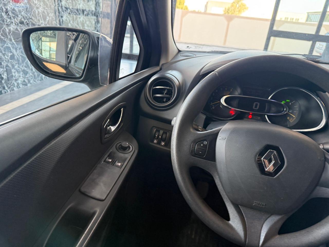 Renault Clio 1.2 75CV 5 porte Wave