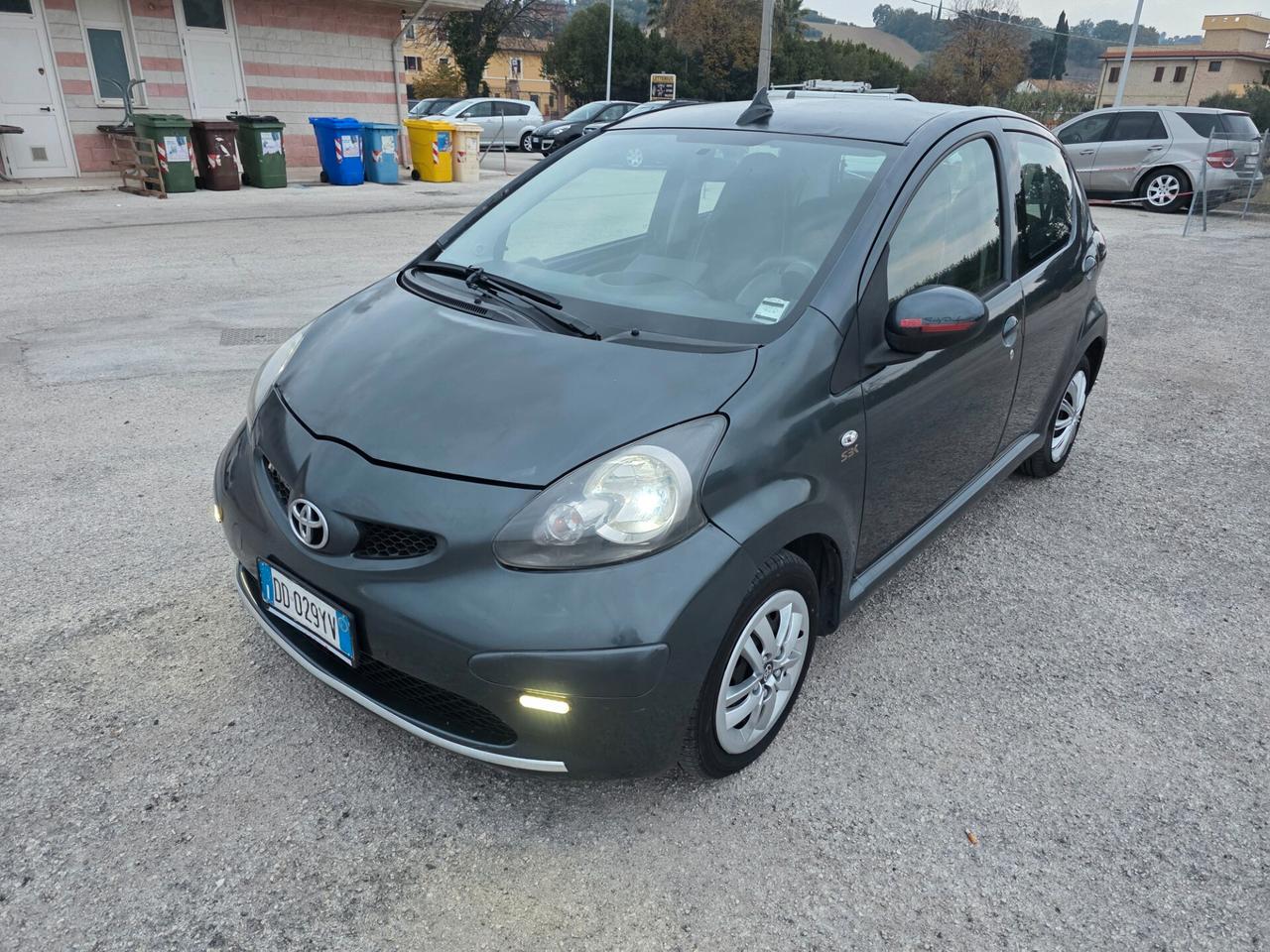 Toyota Aygo 1.0 12V VVT-i 5 porte Sol