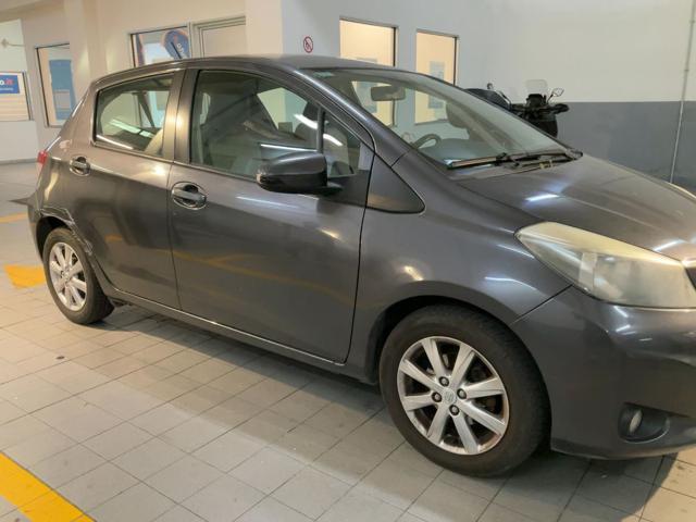 TOYOTA Yaris 1.0 5 porte Lounge