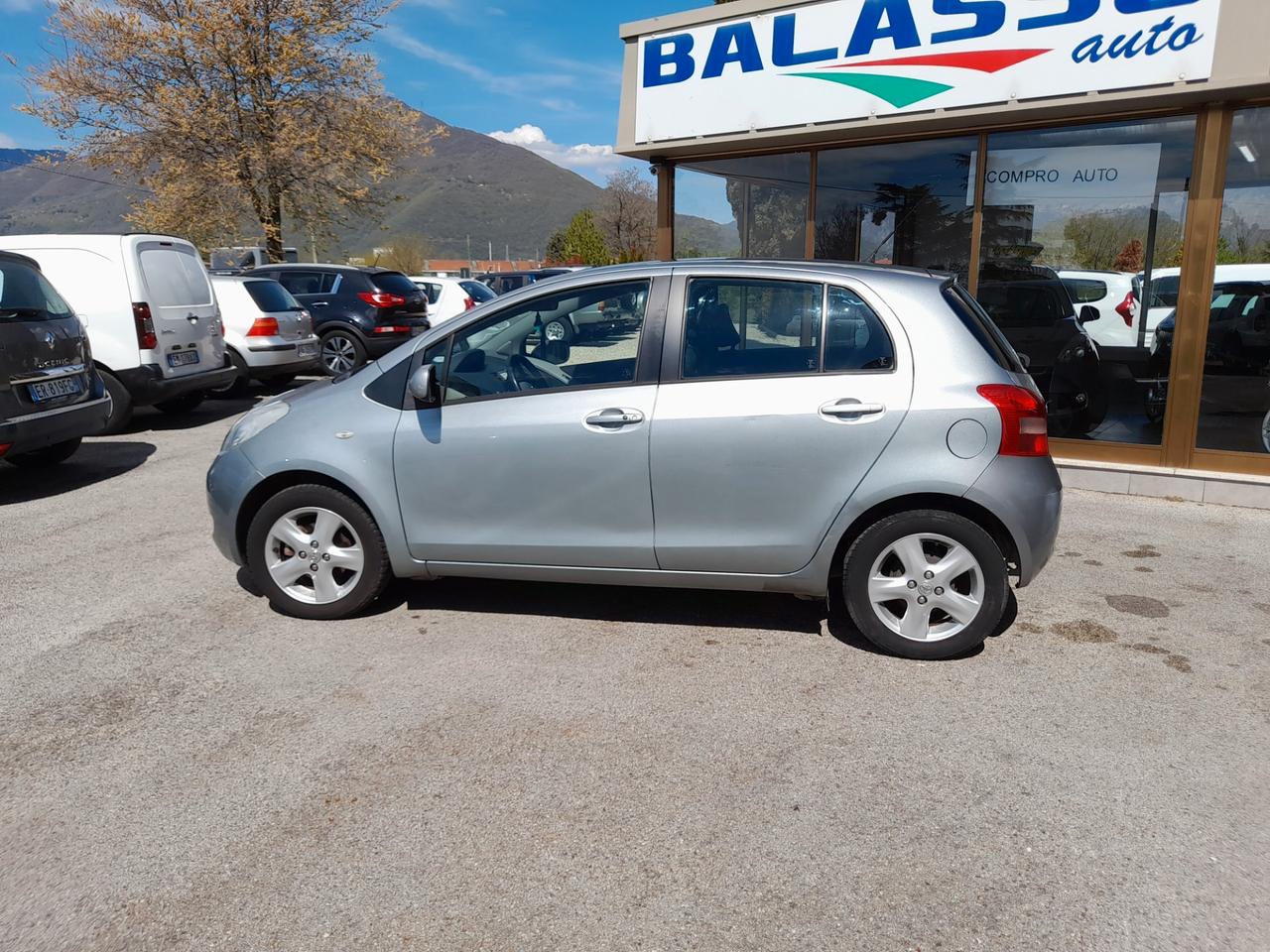 Toyota Yaris 1.0 5 porte Sol