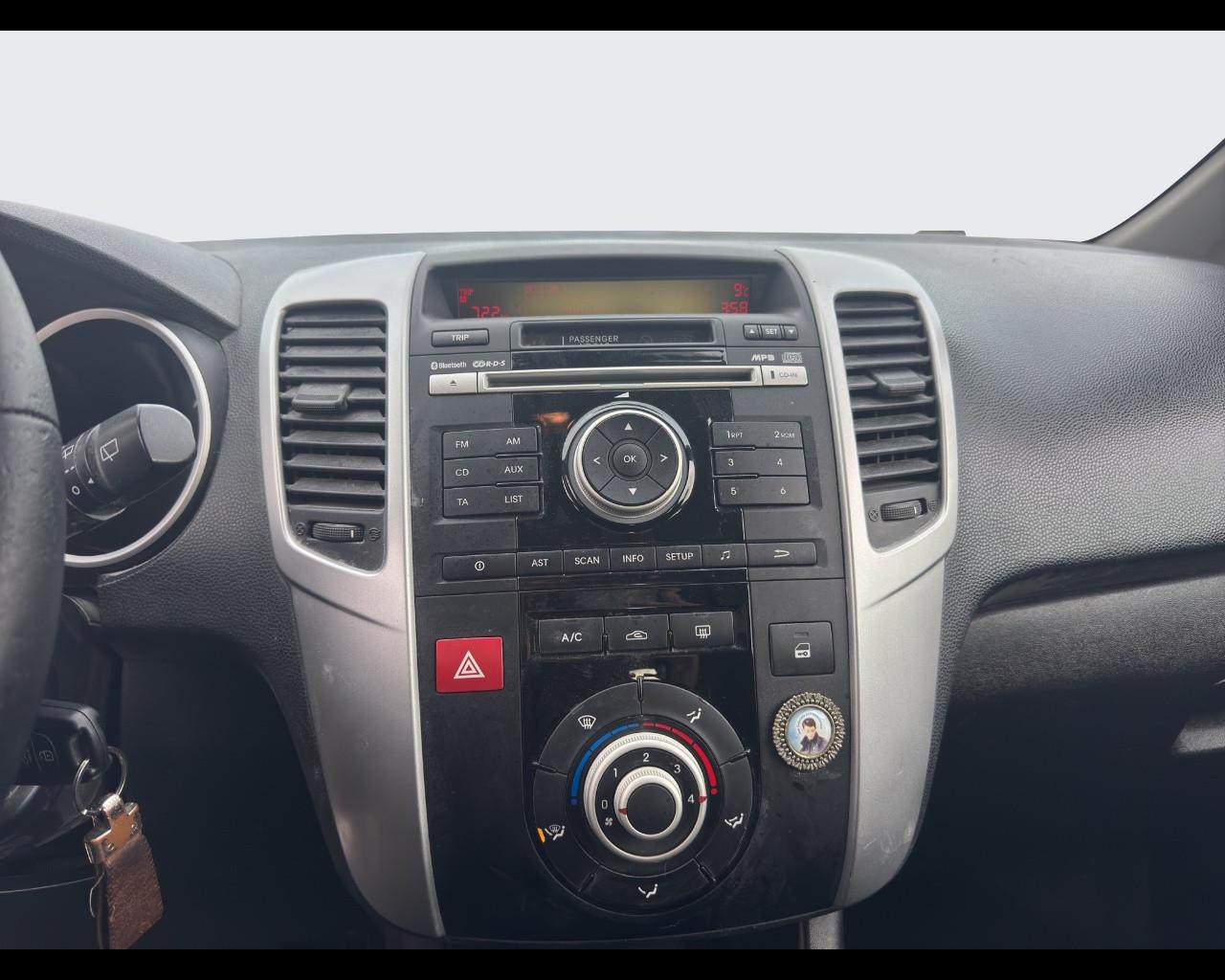 KIA Venga - Venga 1.4 CRDi 90CV WGT EX