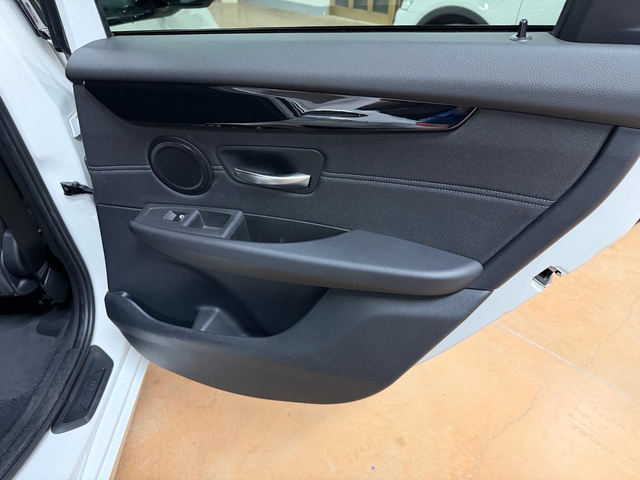 Bmw 220 220i sport tour