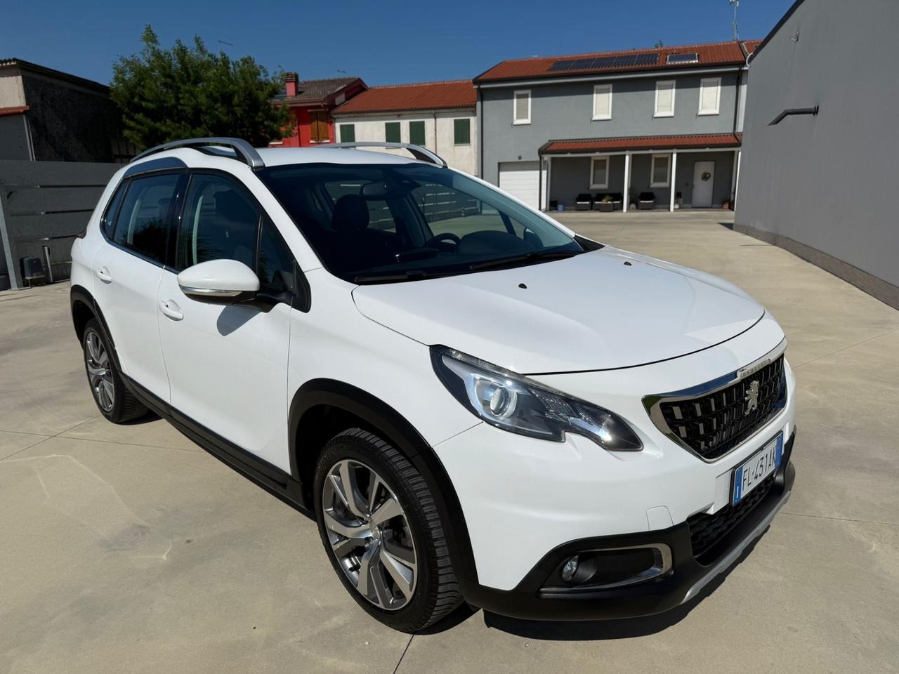 Peugeot 2008 BlueHDi 100 Allure