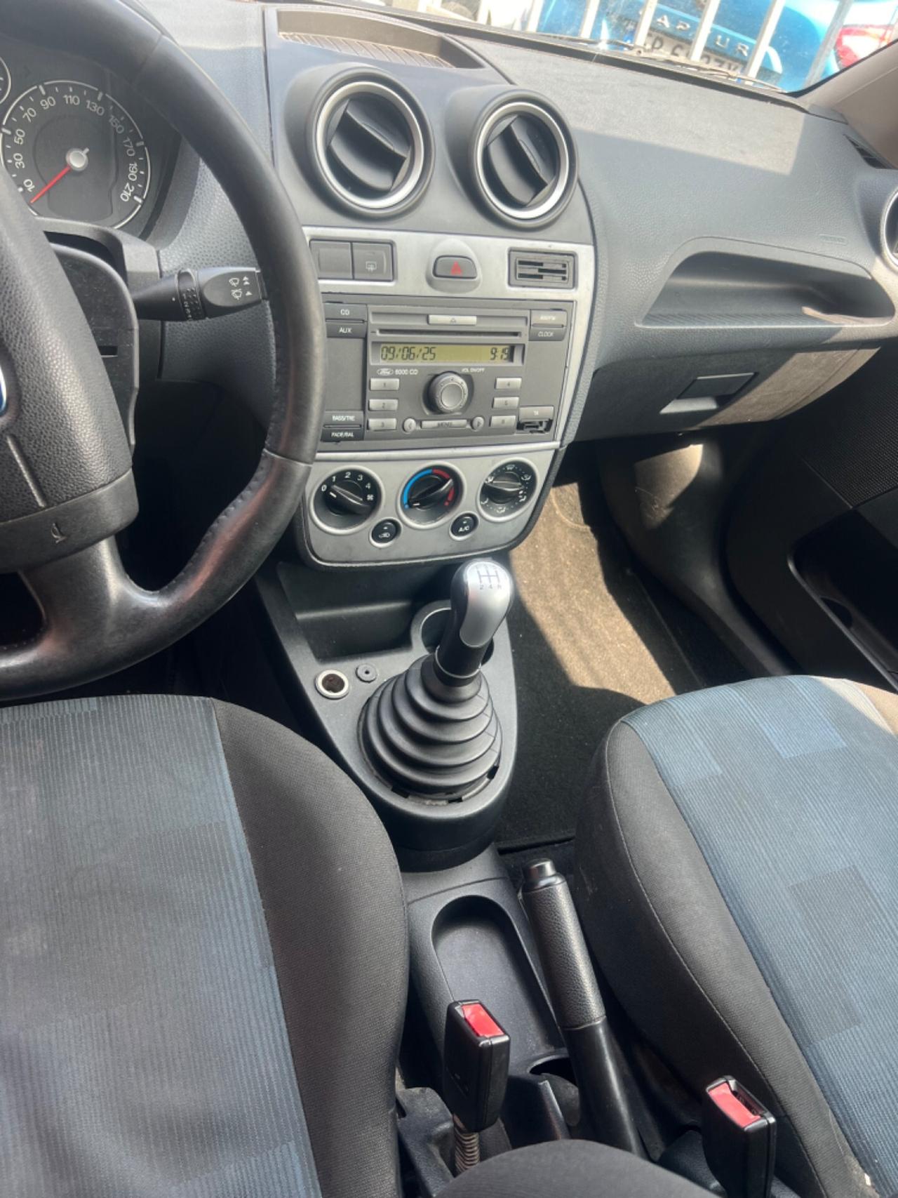 Ford Fiesta 1.2 16V 5p. Ghia