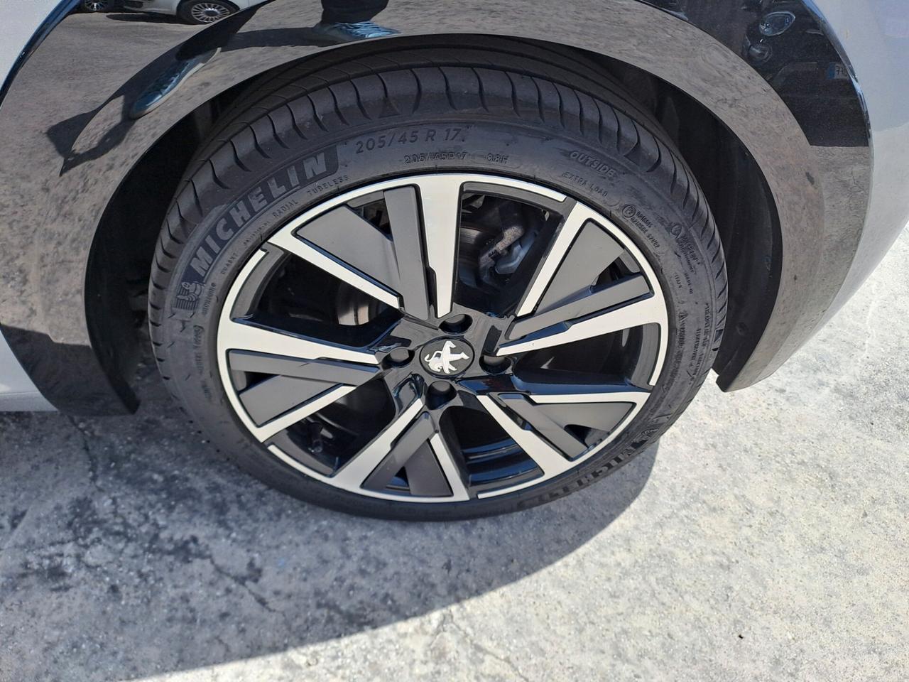 Peugeot 208 PureTech 130 Stop&Start EAT8 5 porte GT