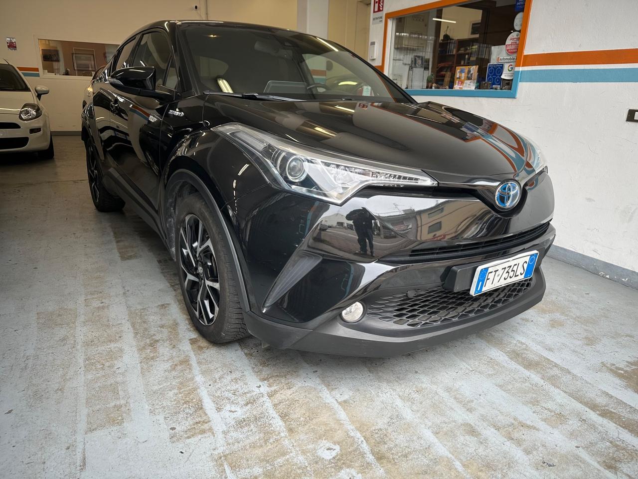 Toyota C-HR 1.8 Hybrid E-CVT Business