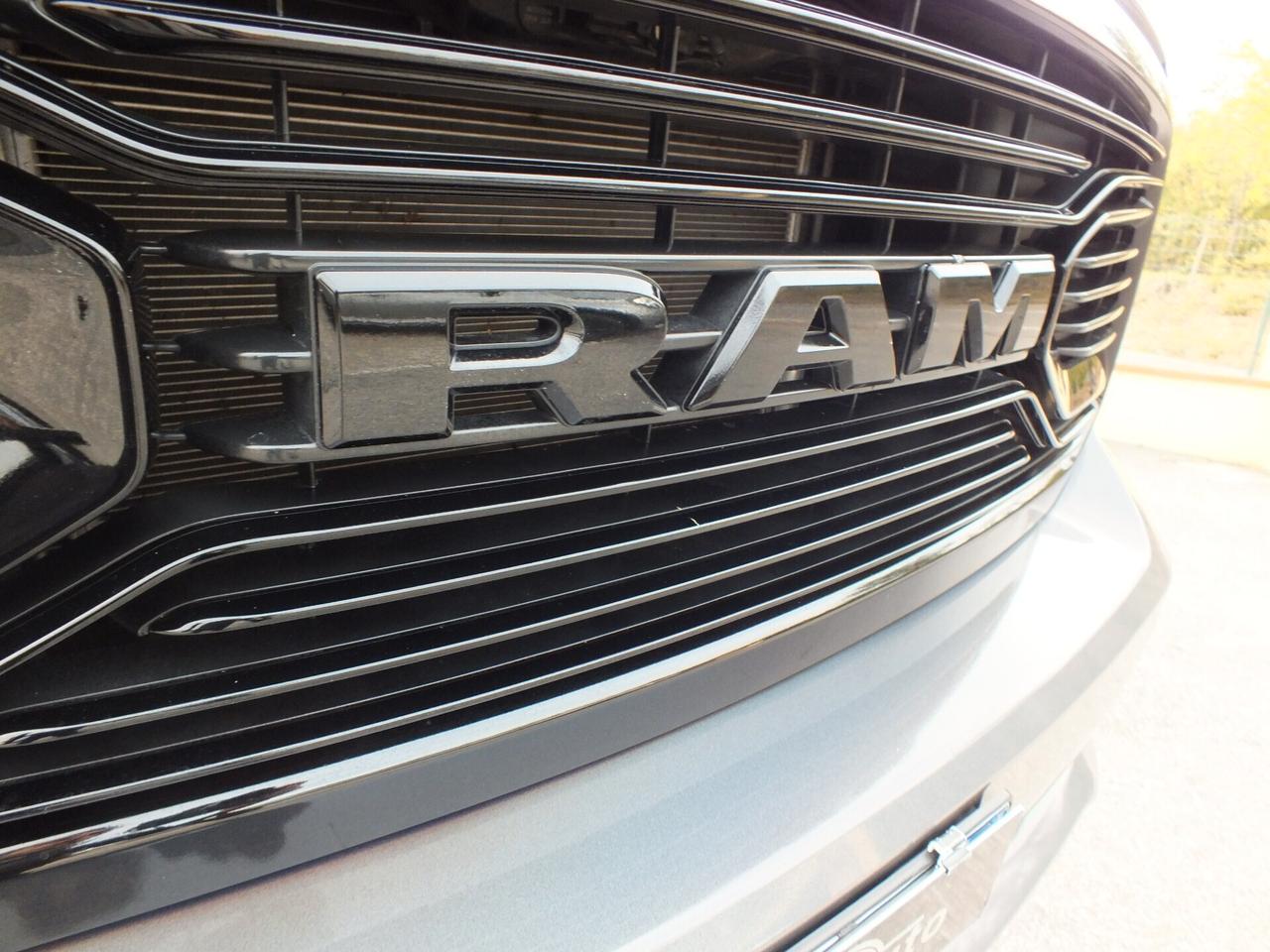 DODGE RAM 1500 V8 401 CV B/GPL 4X4 AUTOCARRO 6 POSTI