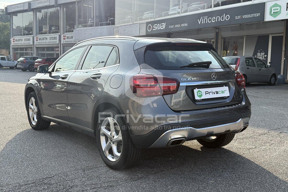MERCEDES GLA 180 Sport