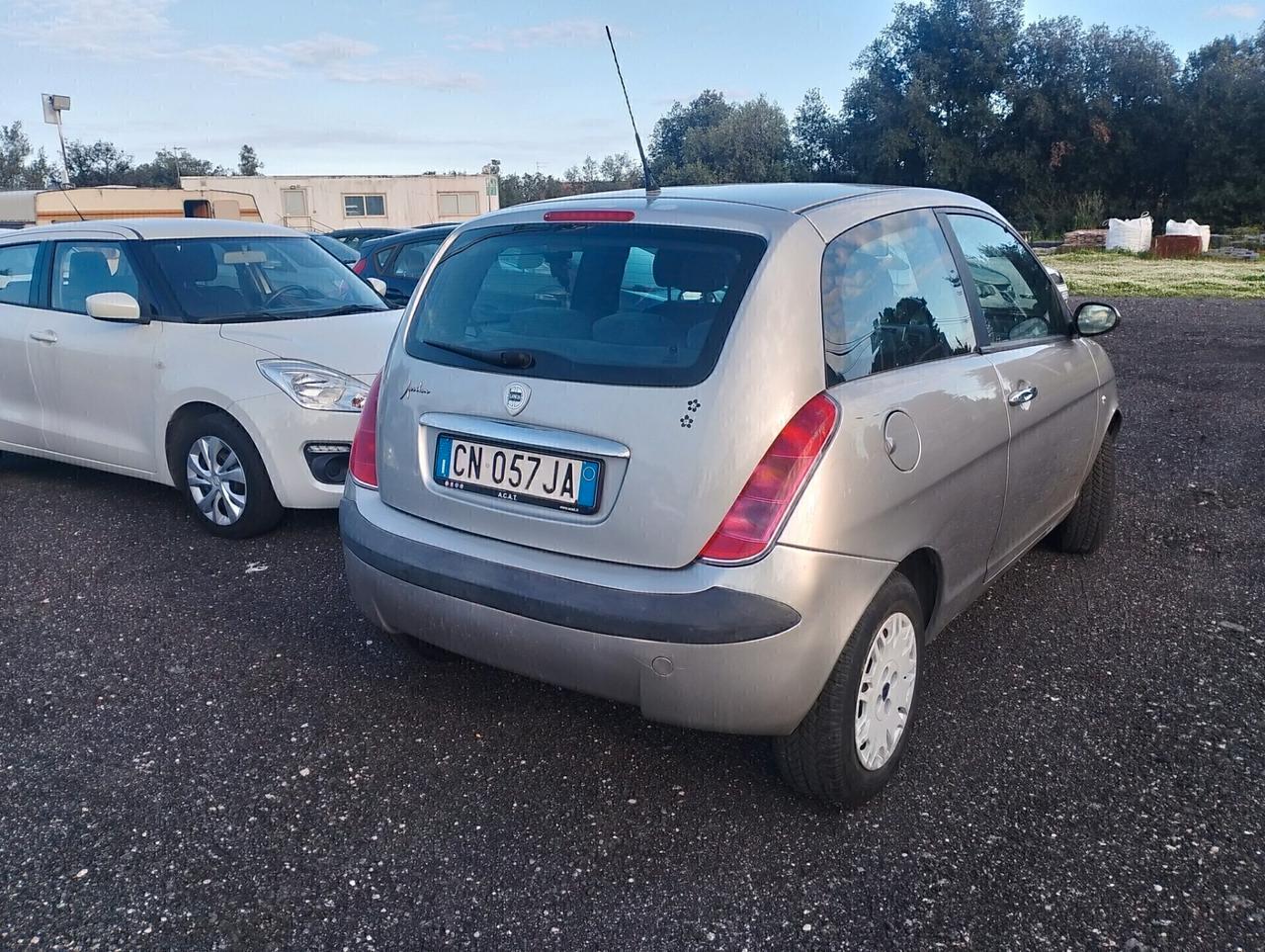 Lancia Ypsilon 1.2 Argento