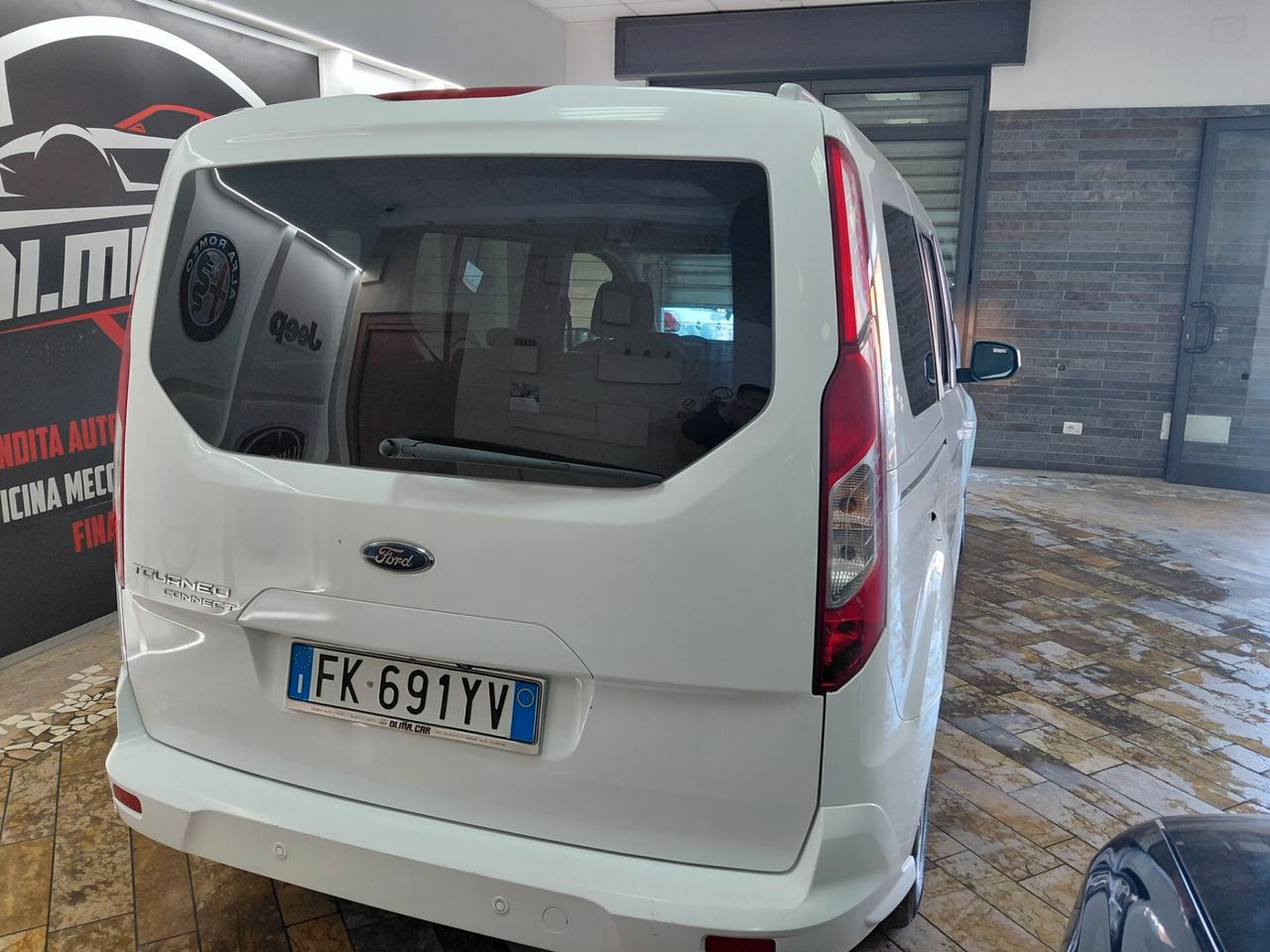 Ford Tourneo Connect 1.5 TDCi 120 CV Powershift Titanium