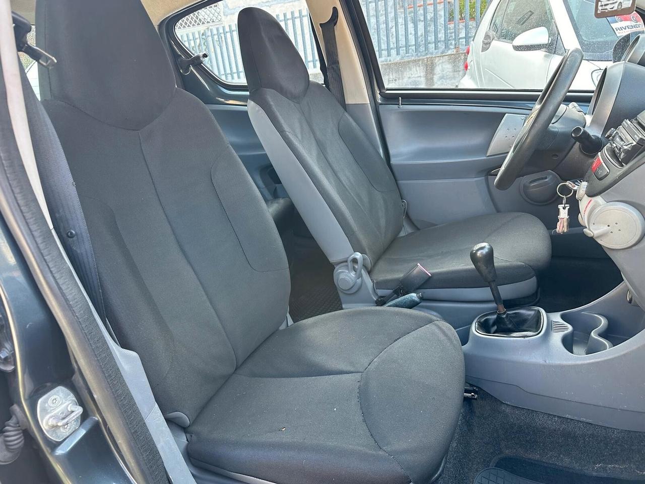 Toyota Aygo 1.0 12V VVT-i 5 porte Sol