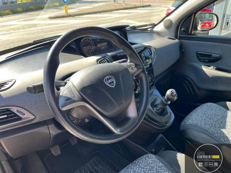Lancia Ypsilon Ypsilon 1.0 FireFly 5 porte S&S Hybrid Ecochic Silver