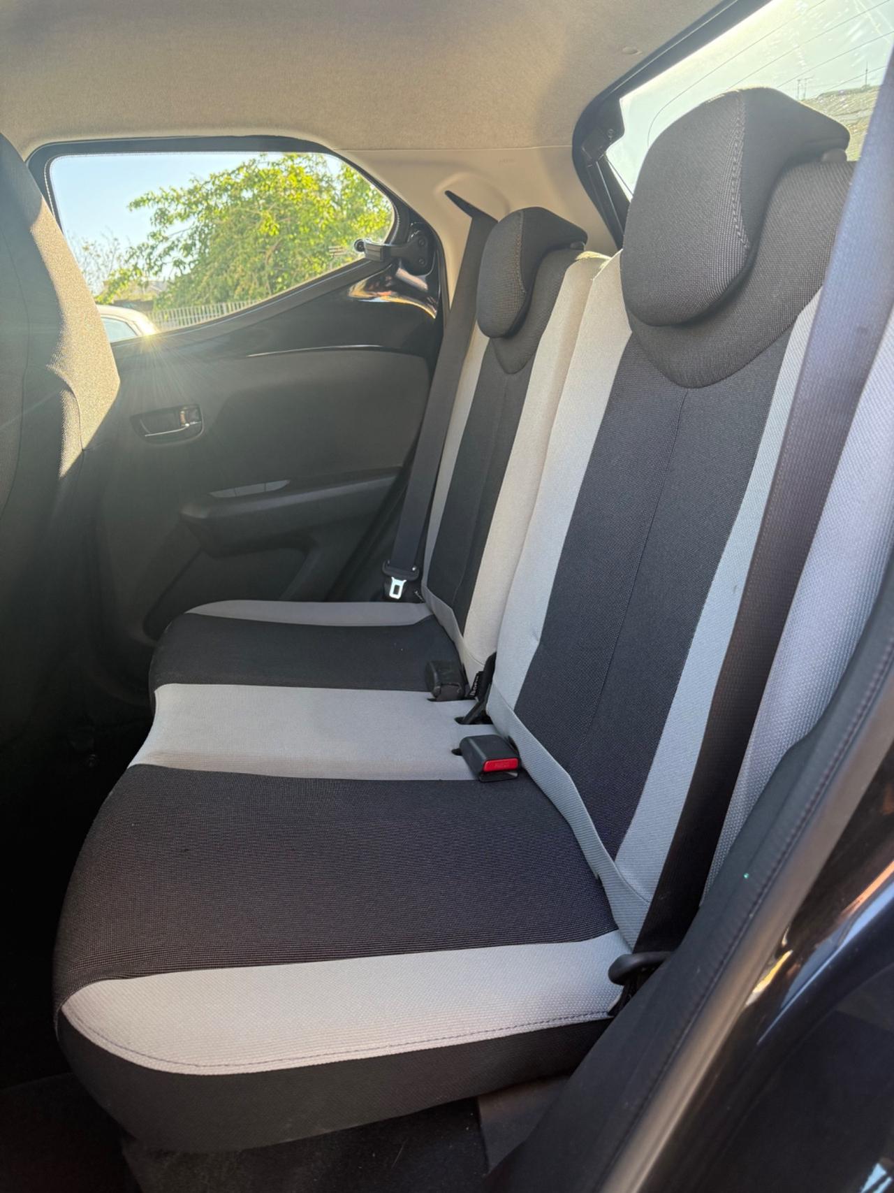 Toyota Aygo 1.0 VVT-i 72 CV 5 porte x-clusiv