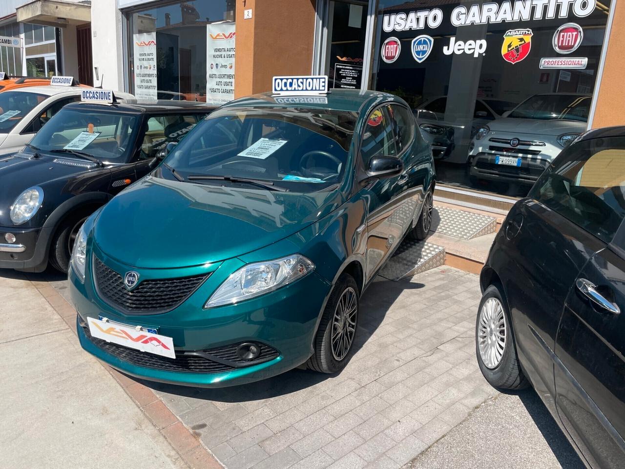 Lancia Ypsilon 1.0 Hybrid Ecochic Gold