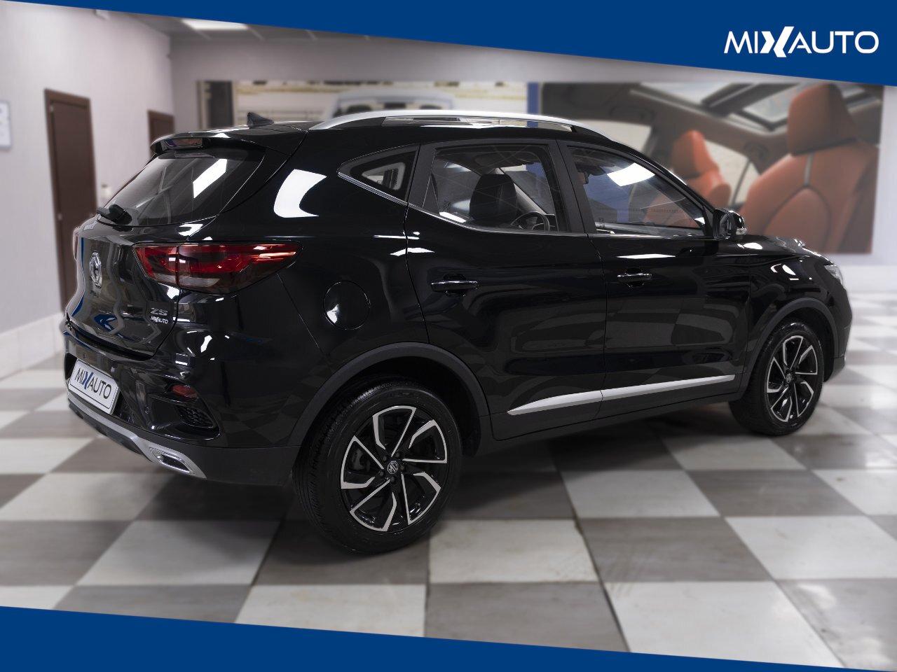 MG ZS 1.5L 5MT Luxury