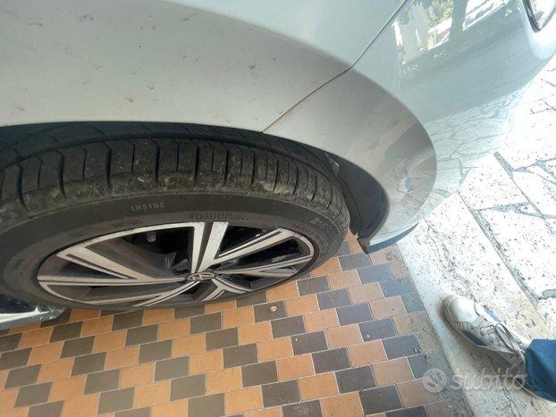 Volkswagen Polo 1.0 TSI DSG R-Line