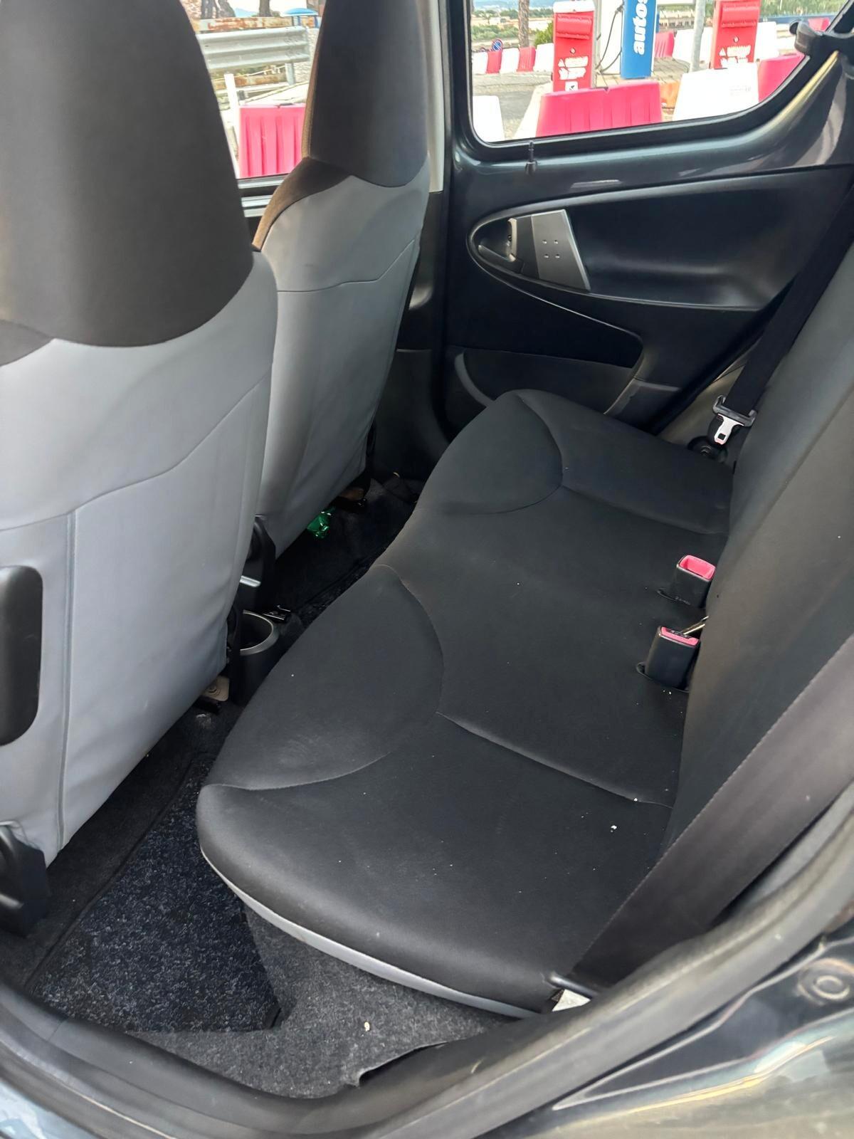 Toyota Aygo 1.0 VVT-i 69 CV 5 porte x-clusiv