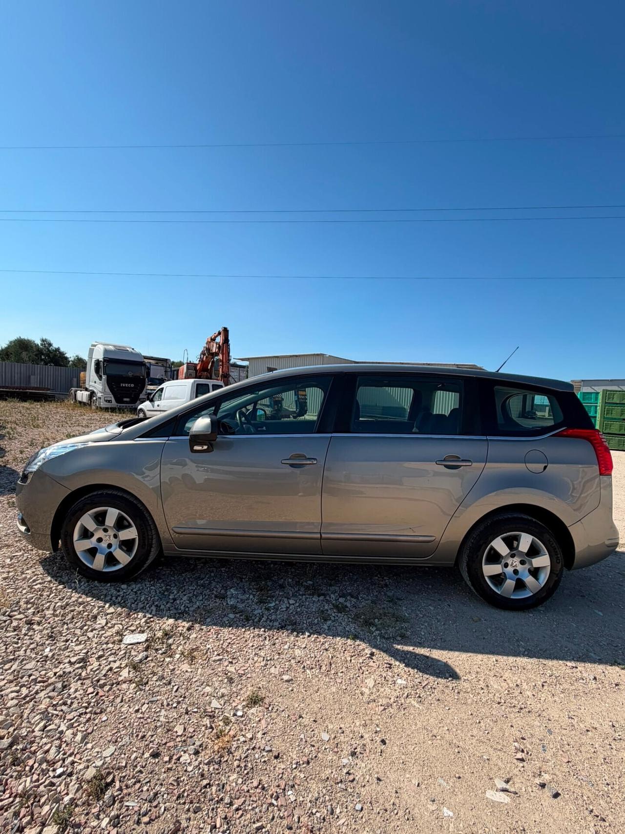 Peugeot 5008 1.6 HDi 115CV Business