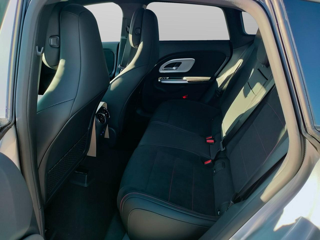 Mercedes-Benz CLA 200 4MATIC Shooting Brake