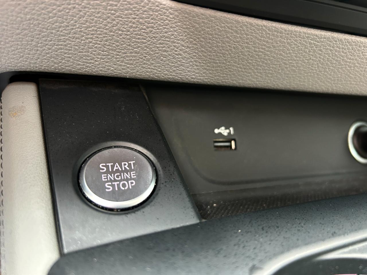 Audi A4 Avant 40 g-tron Stronic Business Adv 22