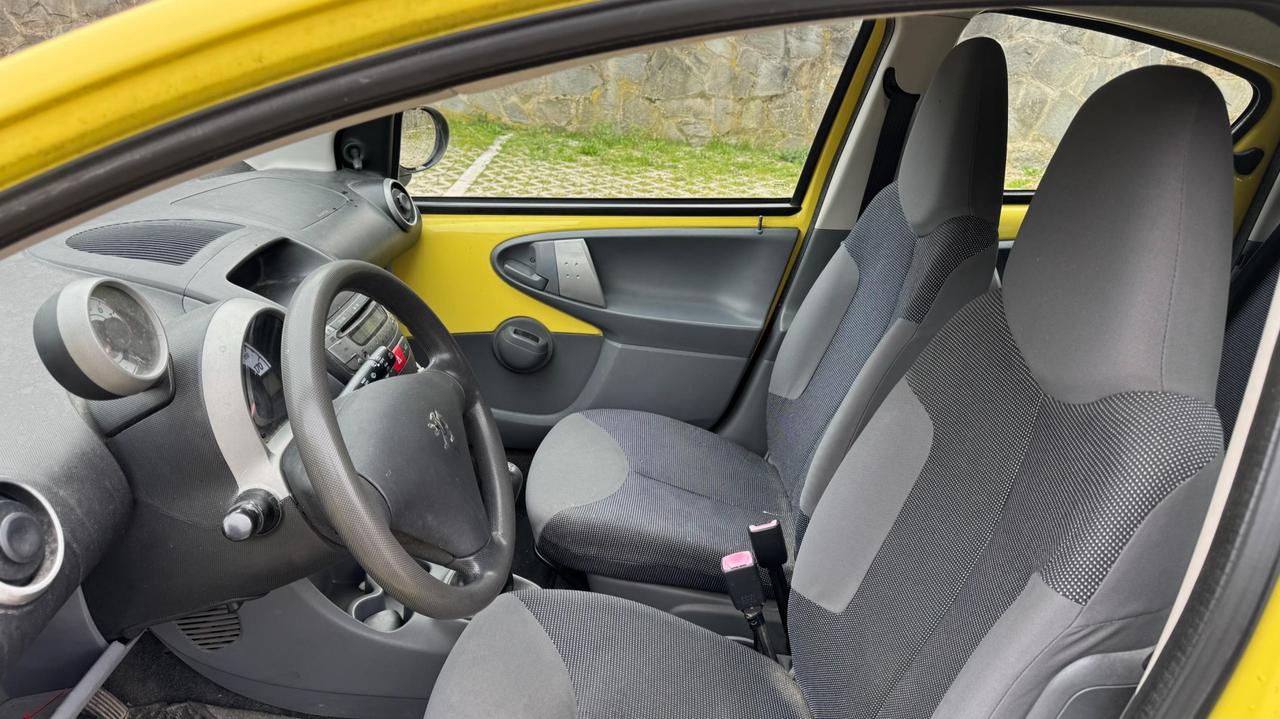 Peugeot 107 5 Porte 107 5p 1.0 12v Sweet Years ok neopatentati