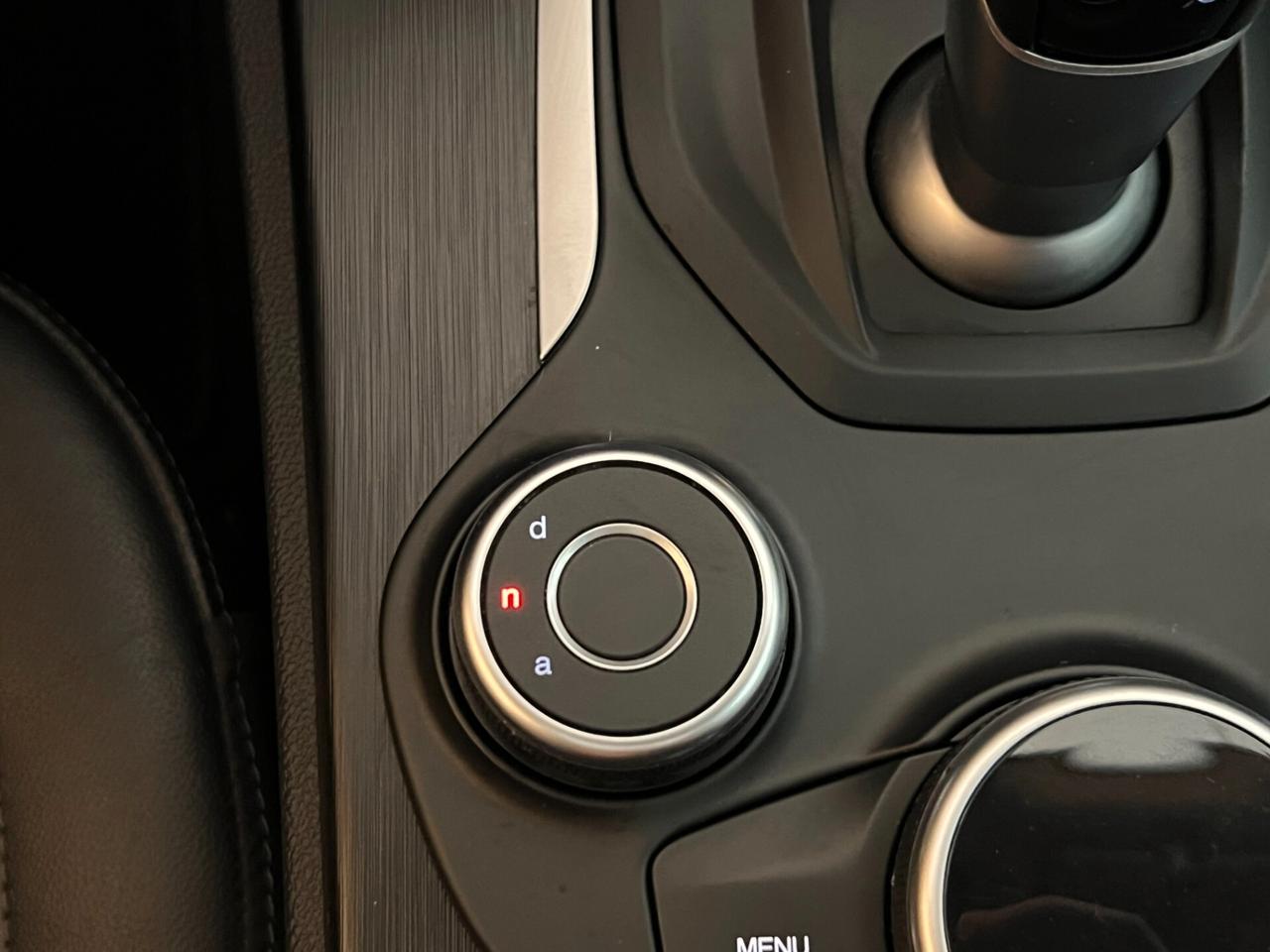 Alfa Romeo Stelvio 2.2 Turbodiesel 180 CV AT8 RWD Business