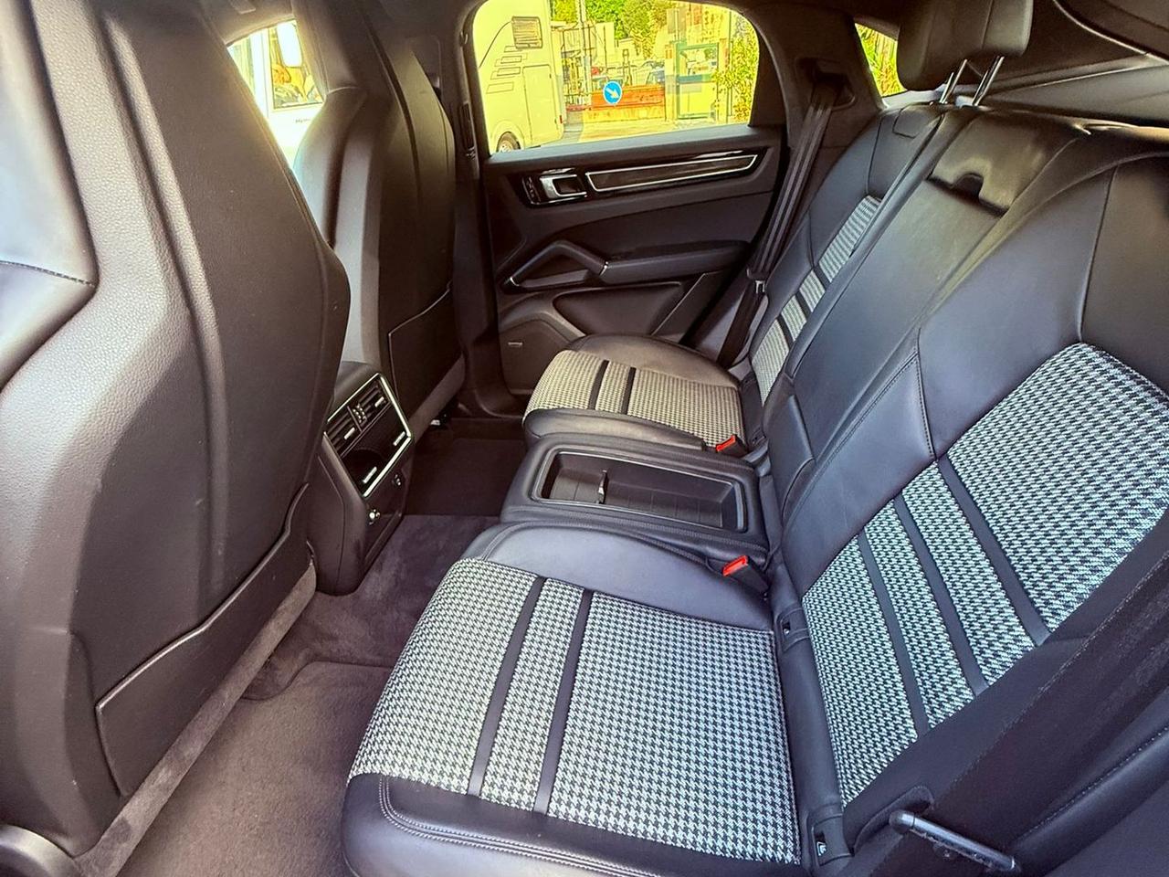 Porsche Cayenne 3.0 E-Hybrid #7729