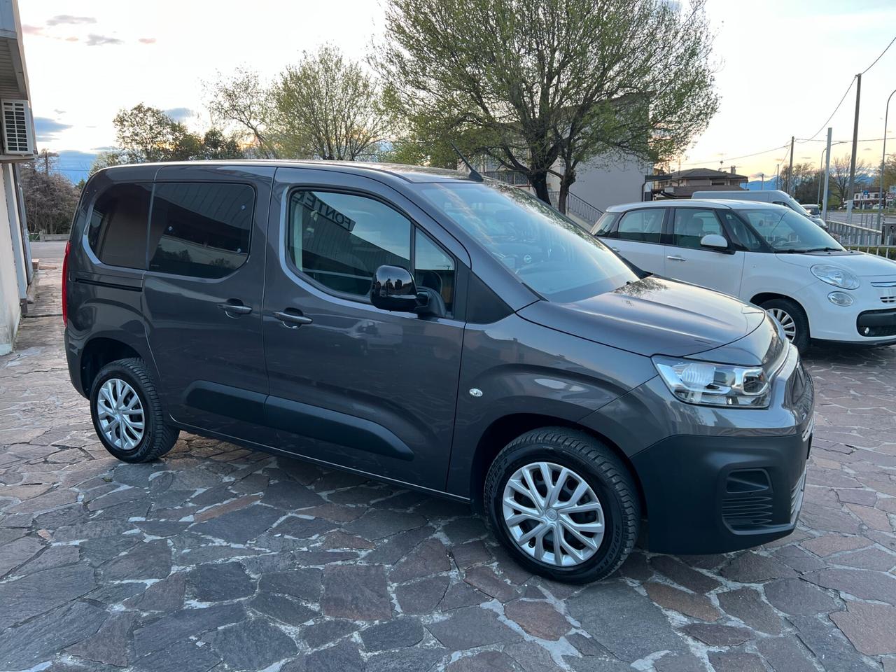 Fiat Doblo 1.5 BlueHdi 130CV AT8 Combi N1 Autocarro 5 posti