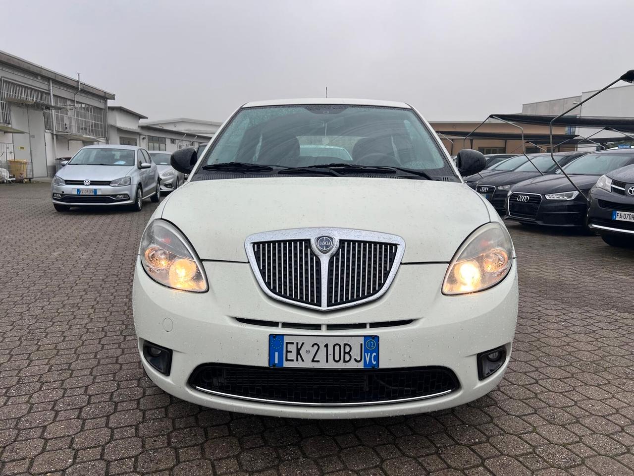 Lancia Ypsilon 1.3 MJT 75 CV Platinum