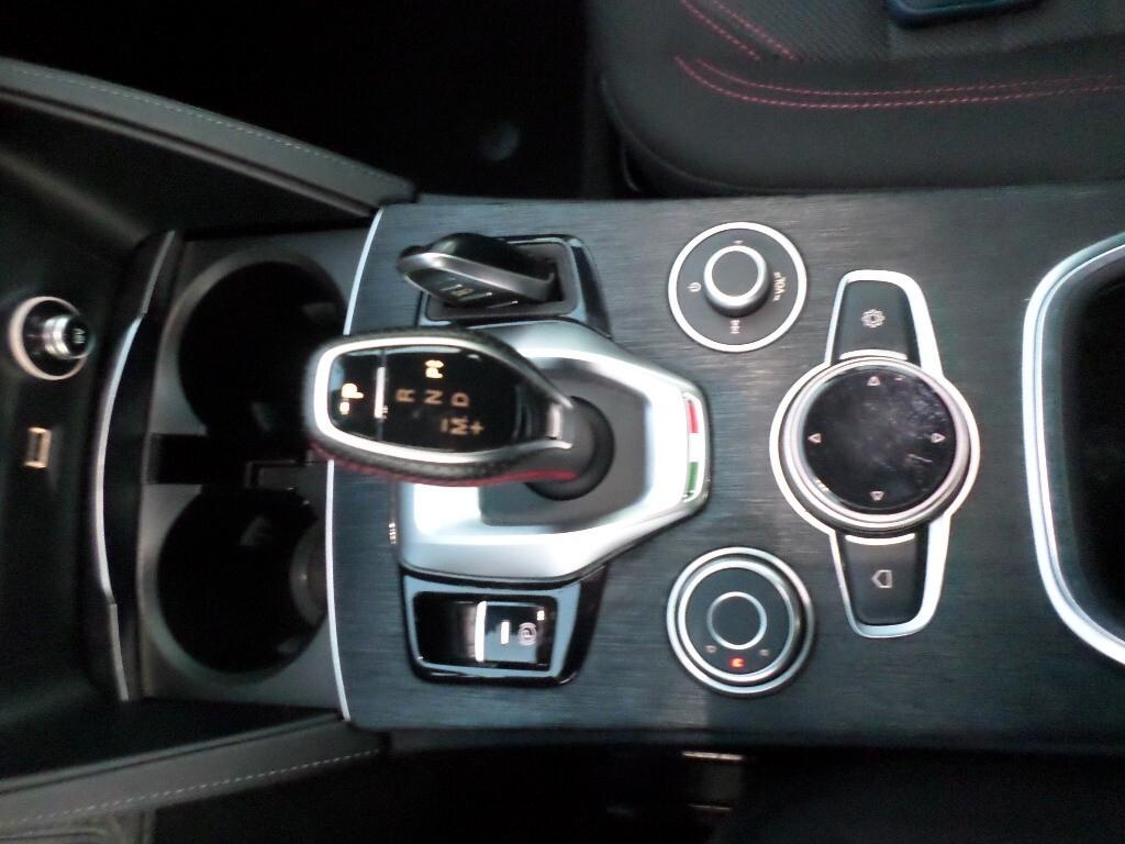 Alfa Romeo Stelvio 2.2 Turbodiesel 160 CV AT8 RWD Rosso Edizione