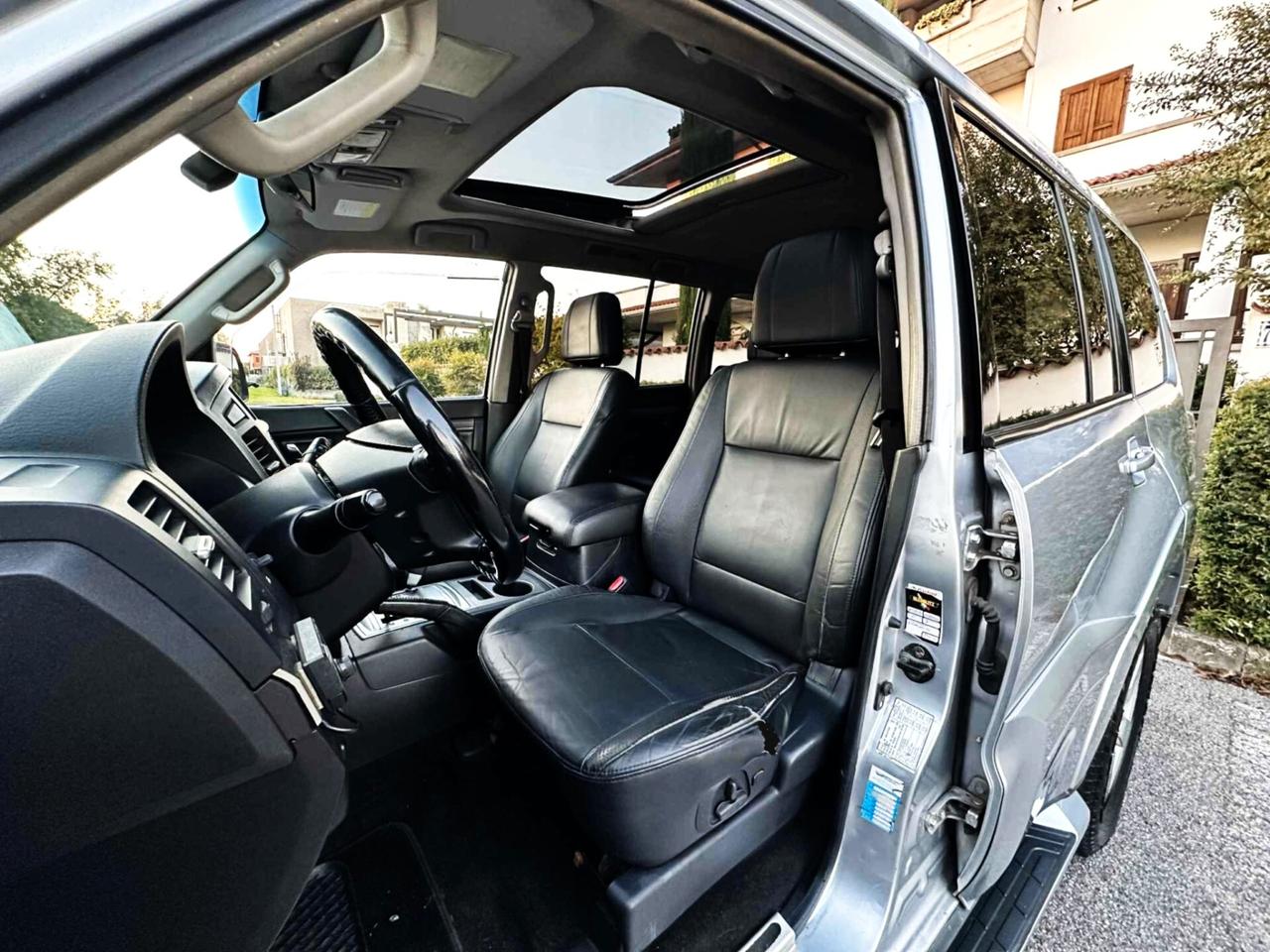 Mitsubishi Pajero 3.2d-7Posti-Autocarro-Navi,Pelle,Tetto