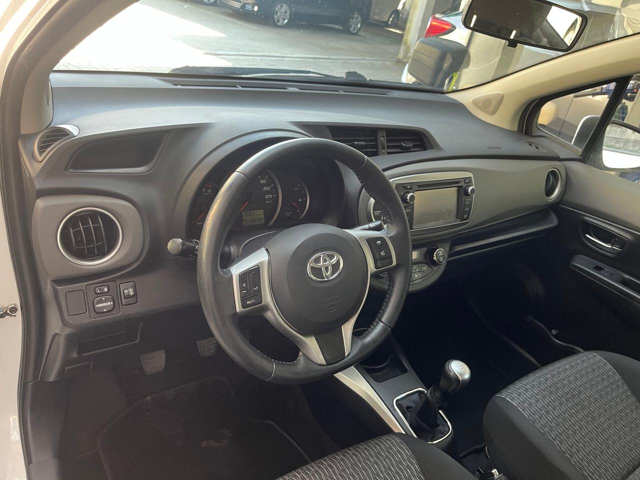 TOYOTA YARIS 1.0 BENZINA 5 PORTE - ANCHE PER NEOPATENTATI