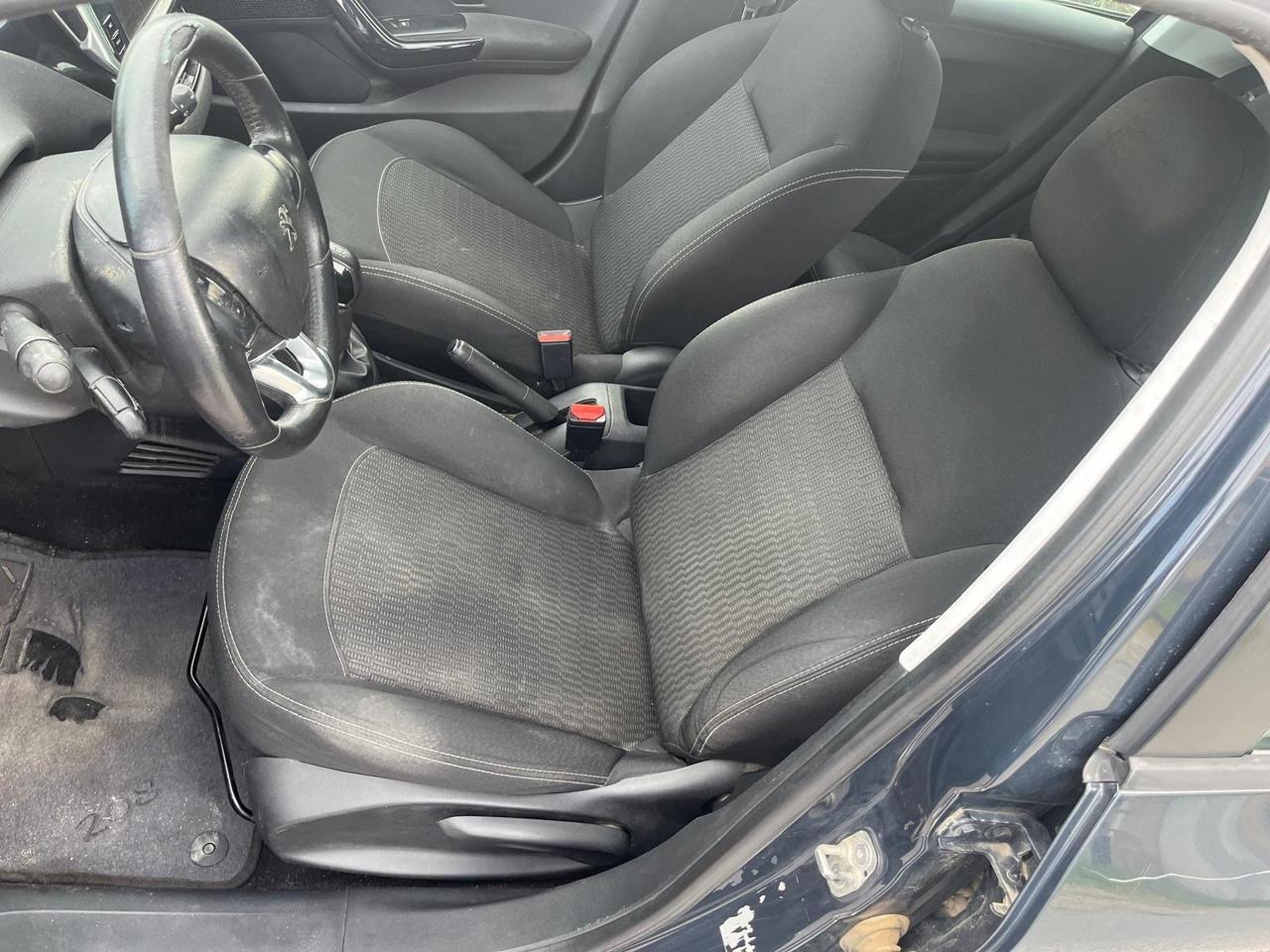 Peugeot 208 PureTech 82 5 porte Allure