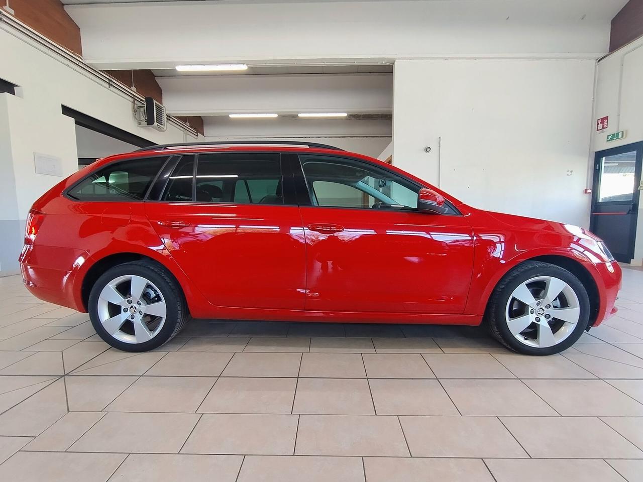 SKODA Octavia 2.0 TDI DSG Wagon STYLE CARPLAY FULL LED ALCANTARA