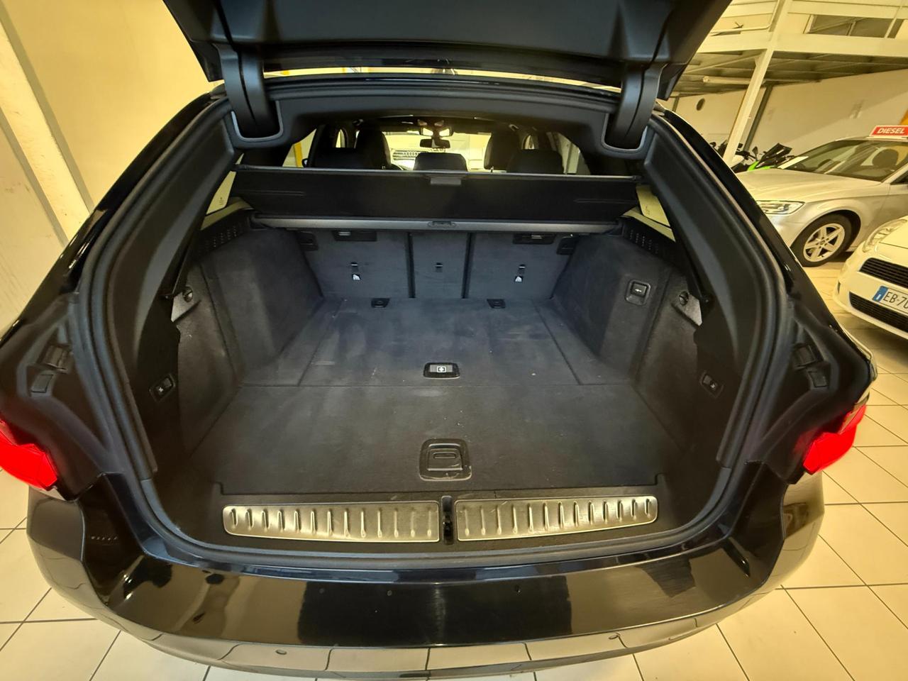 BMW Serie 5 Touring 530d Touring mhev 48V xdrive Luxury auto