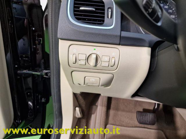 VOLVO V60 T3 Powershift Kinetic