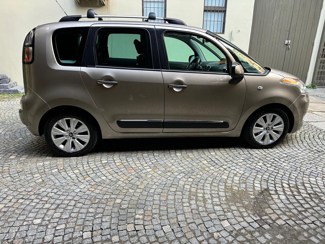 Citroen C3 Picasso 1.4 *DVD - Ok NeoPatent. - NAVIG. - TETTO