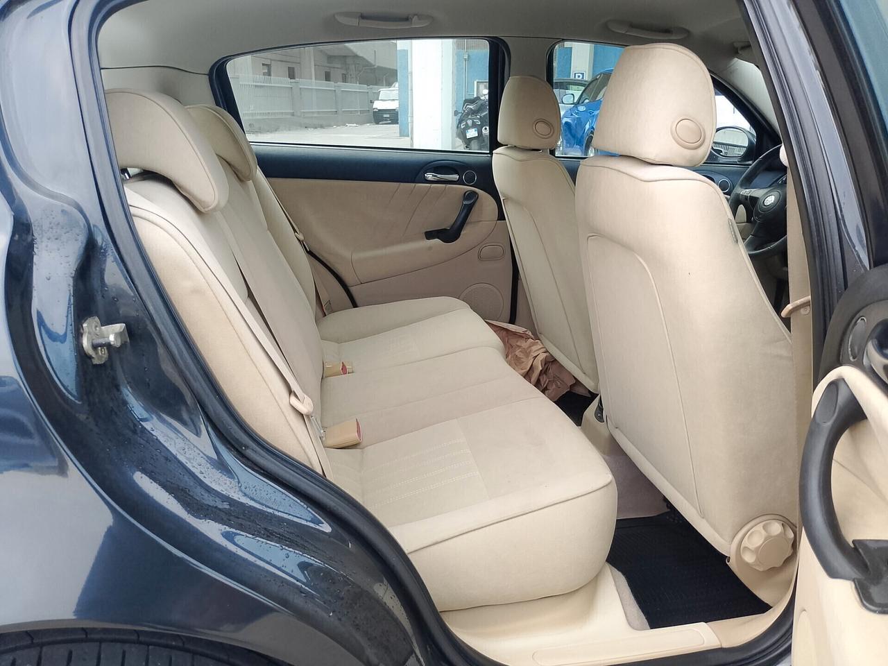 Alfa Romeo 147 1.6 16V TS 5P. Distinctive 45.000km